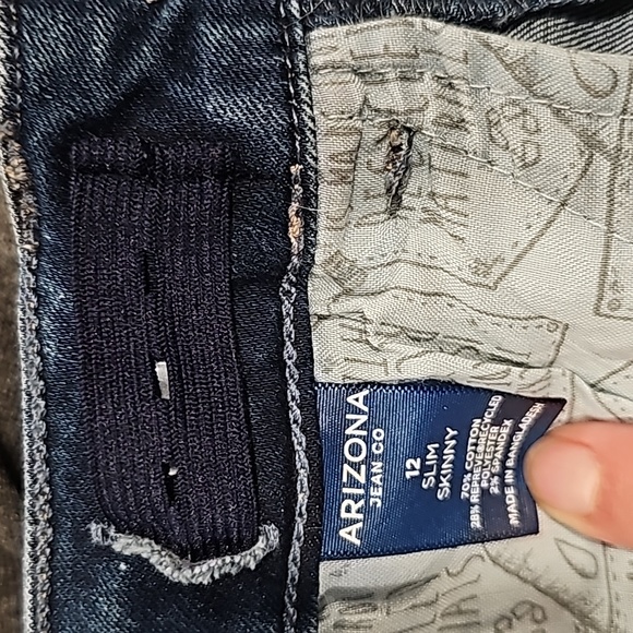 Arizona Jean Co Jeans - Picture 3 of 3